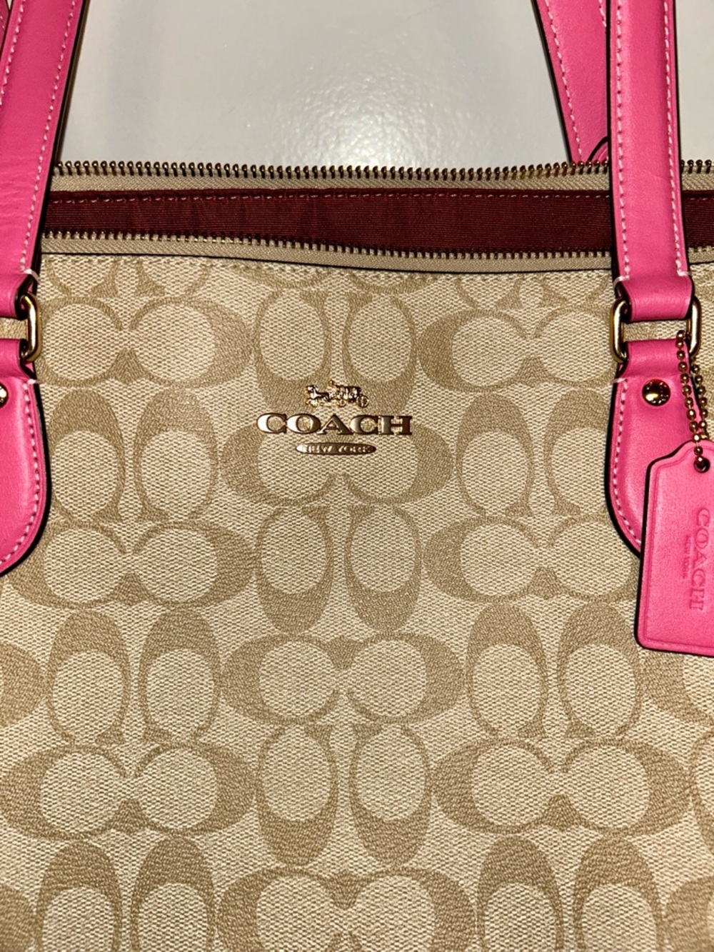 Coach Gallery Tote In Signature Canvas. NWOT - Picture 3 of 9